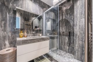 luxury apartment 4 Rooms for sale on PARIS (75116)