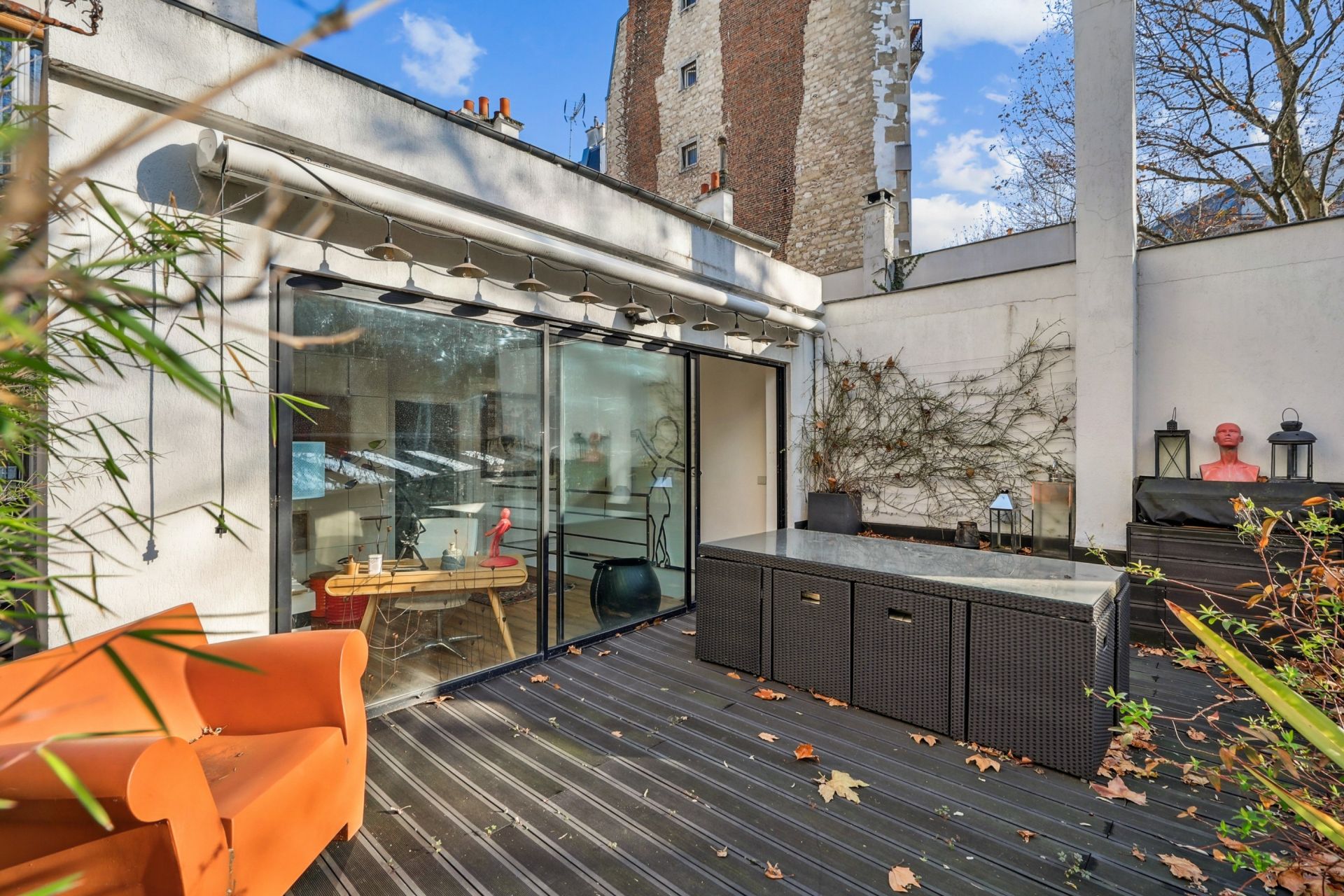 luxury house 6 Rooms for sale on PARIS (75018)