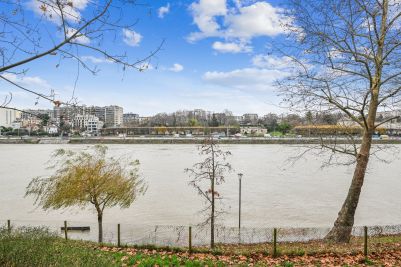 Sale Luxury apartment Neuilly-sur-Seine 4 Rooms 93 m²