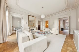 luxury apartment 5 Rooms for sale on PARIS (75008)