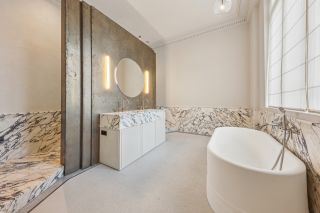 luxury apartment 5 Rooms for sale on PARIS (75008)