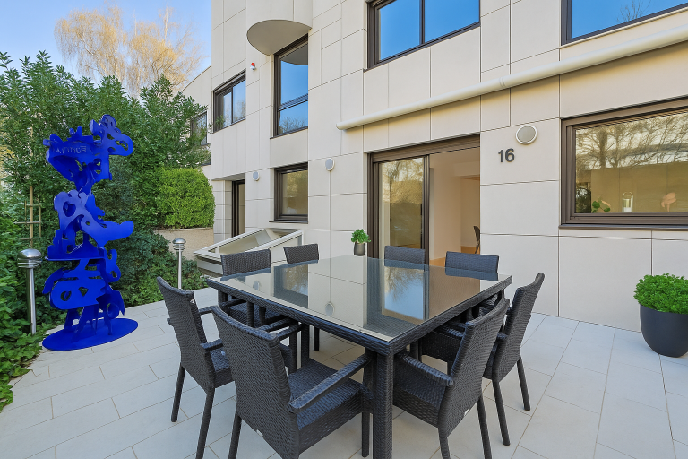 luxury house 10 Rooms for sale on NEUILLY SUR SEINE (92200)