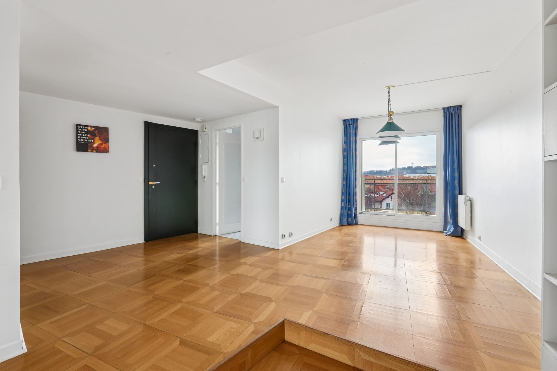 luxury apartment 5 Rooms for sale on ST CLOUD (92210)