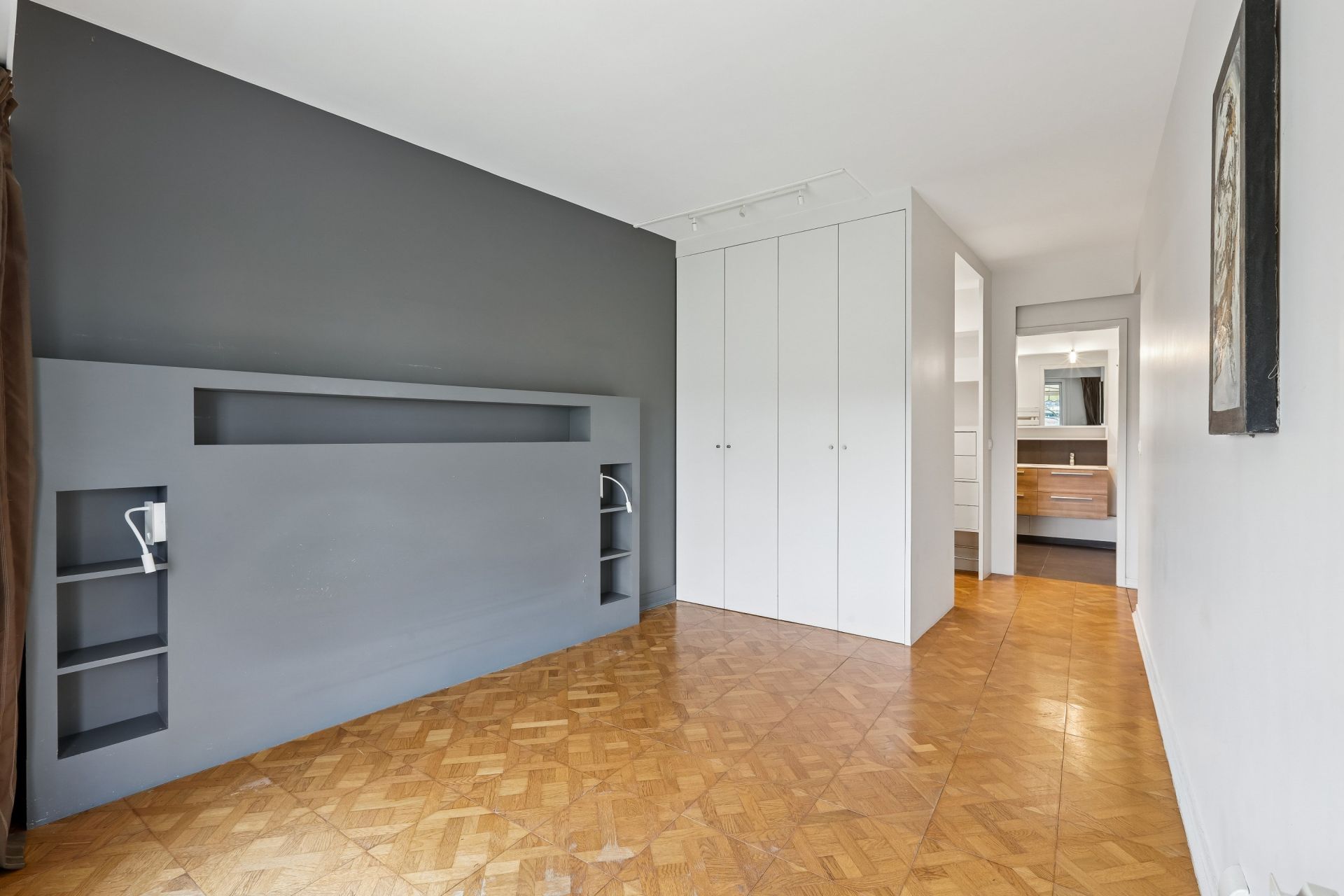 luxury apartment 5 Rooms for sale on ST CLOUD (92210)