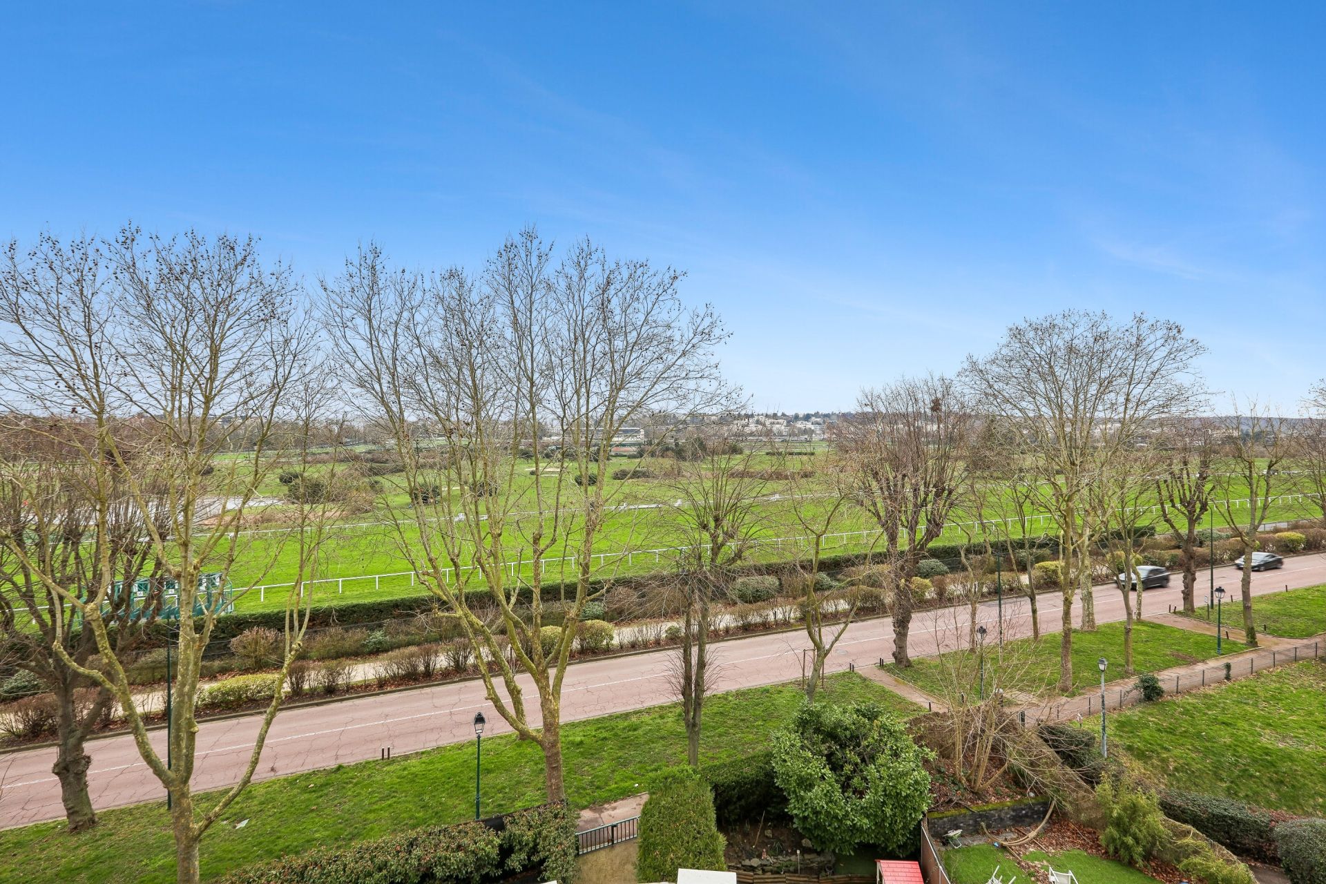 luxury apartment 5 Rooms for sale on ST CLOUD (92210)