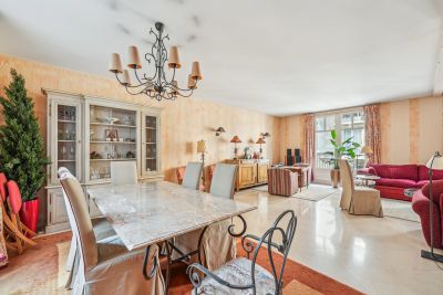 Sale Luxury house Neuilly-sur-Seine 9&nbsp;Rooms 300&nbsp;m²