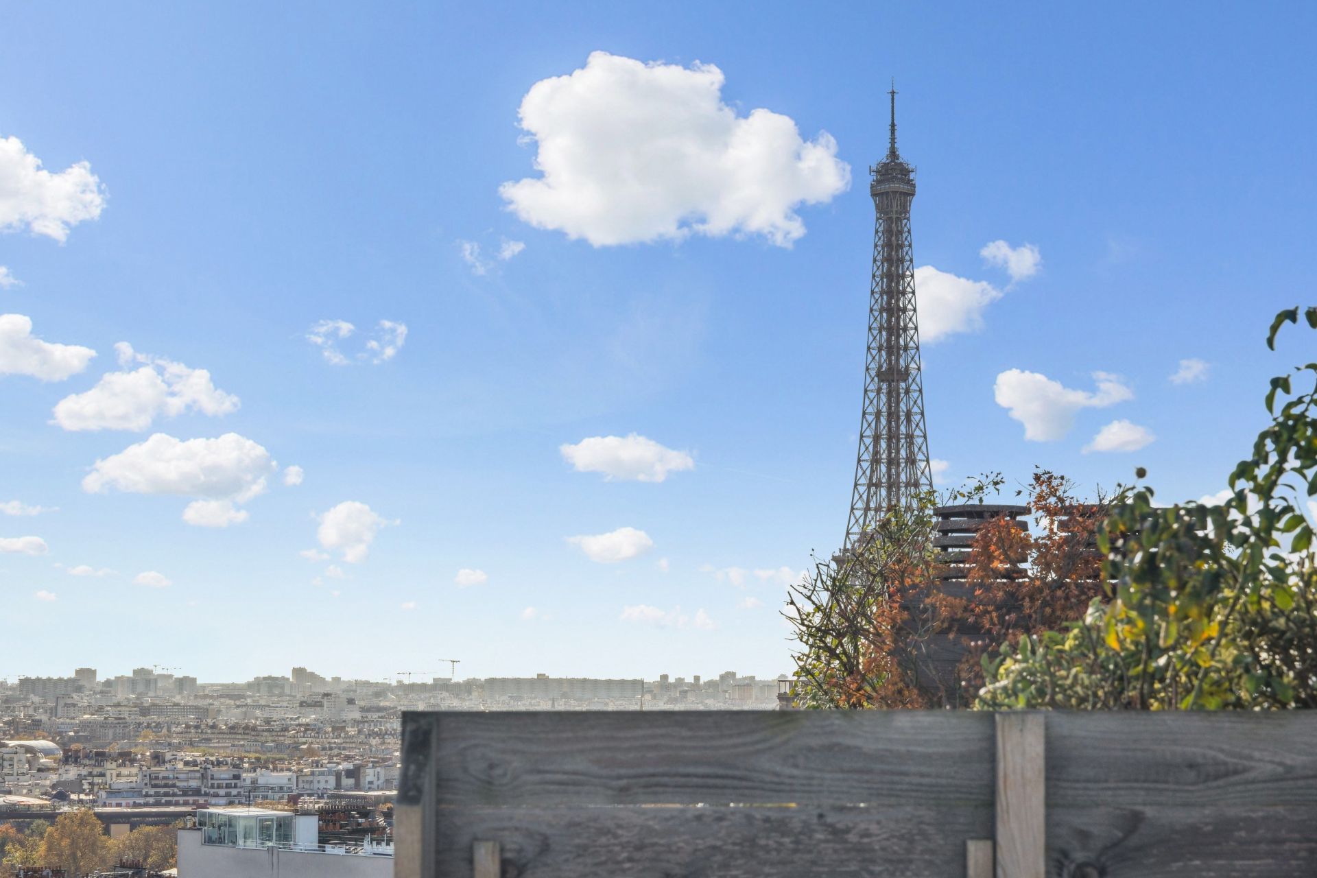 luxury apartment 4 Rooms for sale on PARIS (75116)