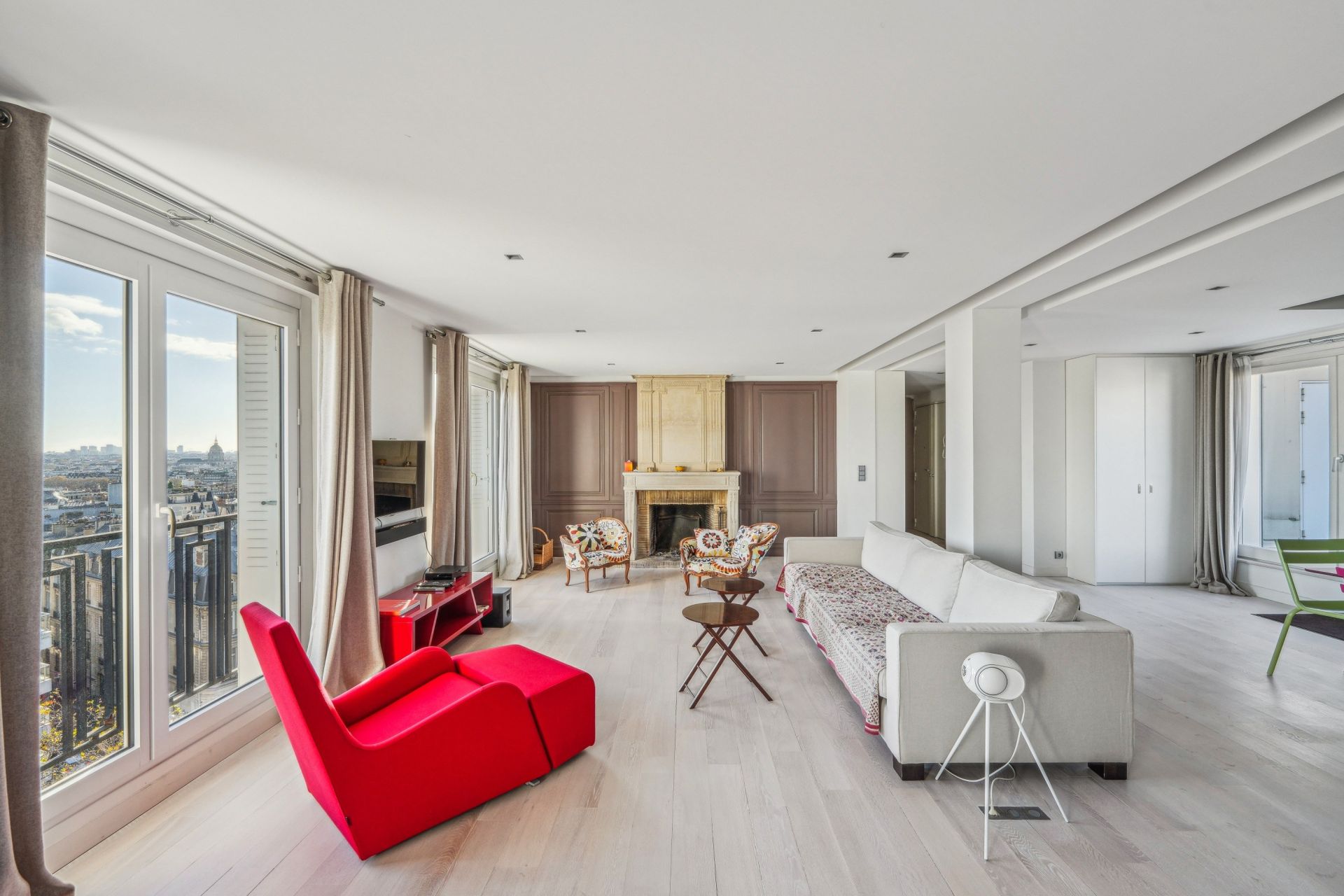 luxury apartment 4 Rooms for sale on PARIS (75116)