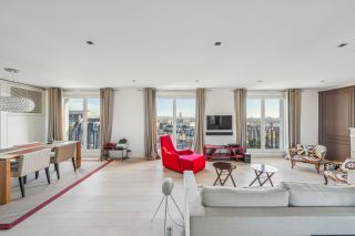 luxury apartment 4 Rooms for sale on PARIS (75116)