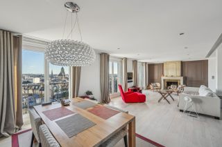 luxury apartment 4 Rooms for sale on PARIS (75116)