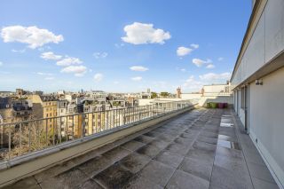 luxury apartment 4 Rooms for sale on PARIS (75116)