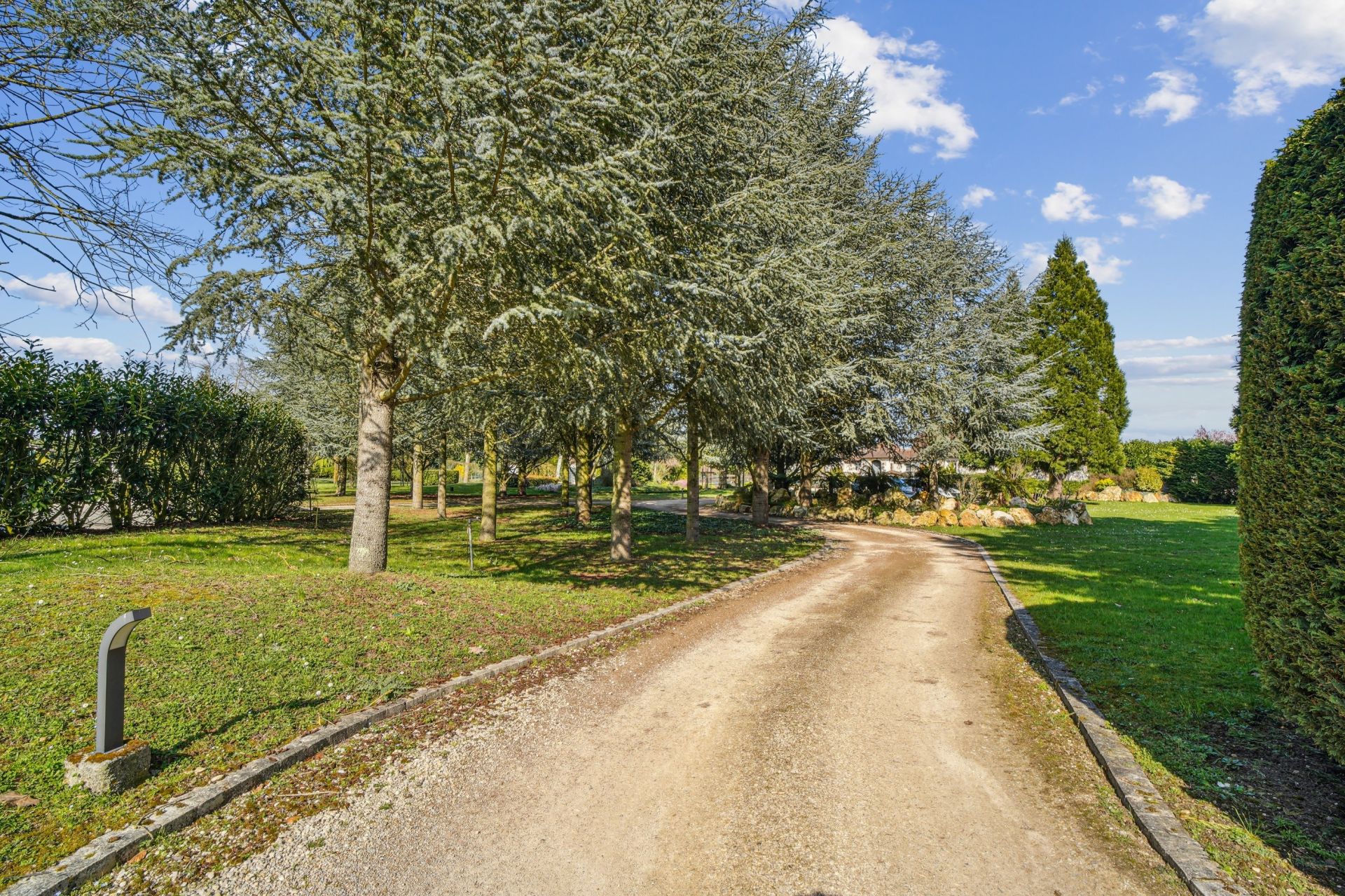 maison de luxe 9 Pièces en vente sur MONTFORT L AMAURY (78490)