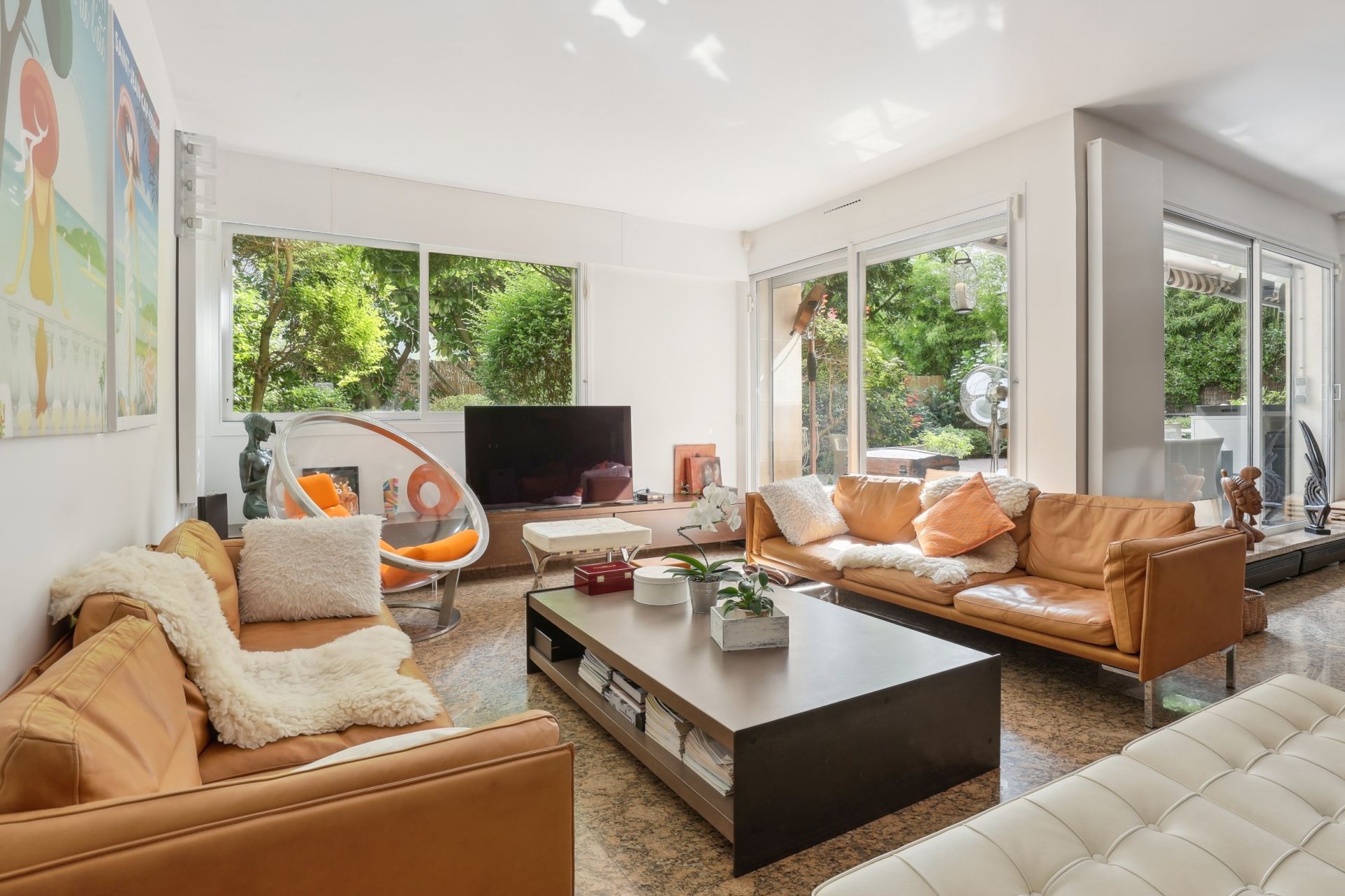 luxury apartment 8 Rooms for sale on NEUILLY SUR SEINE (92200)