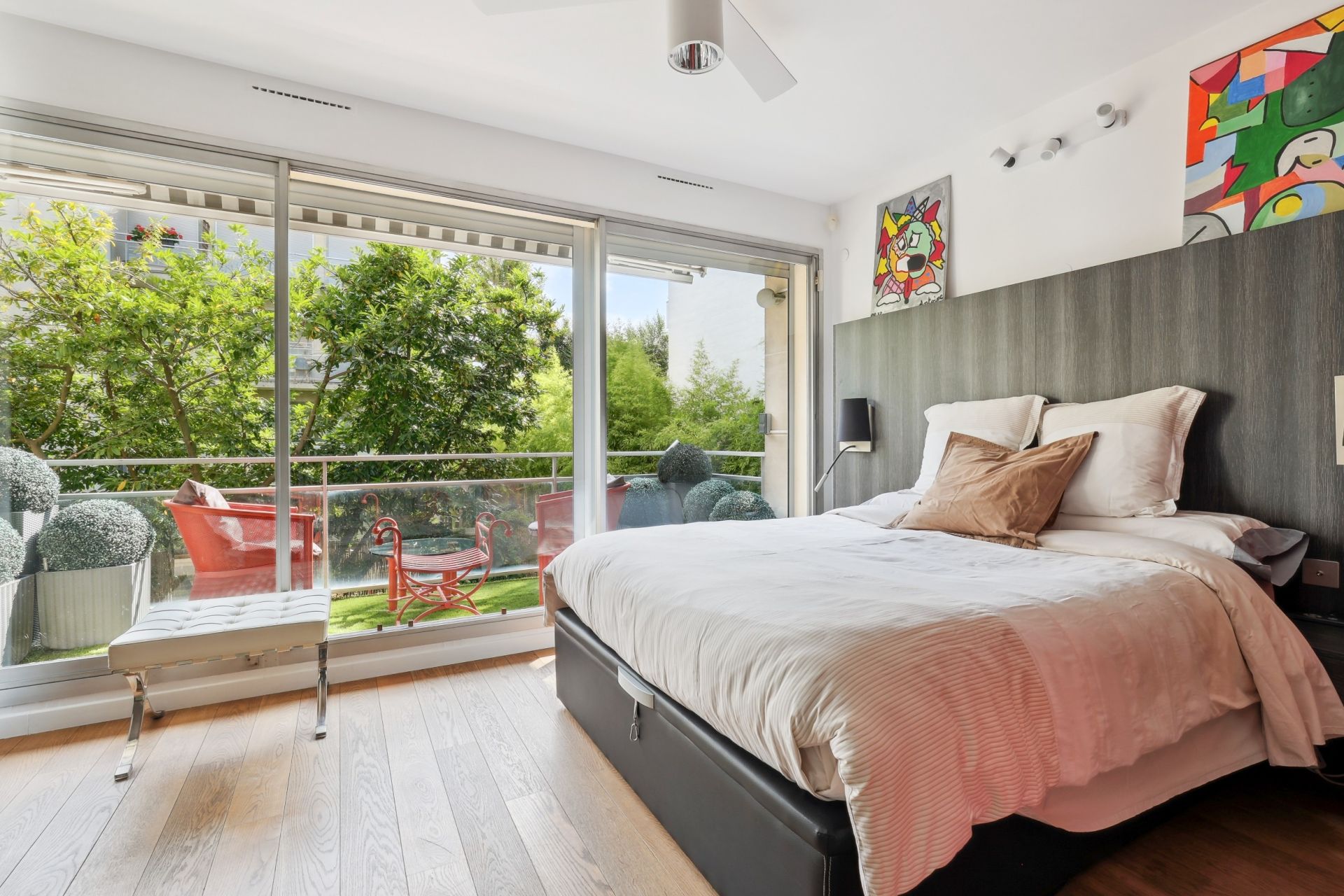 luxury apartment 8 Rooms for sale on NEUILLY SUR SEINE (92200)