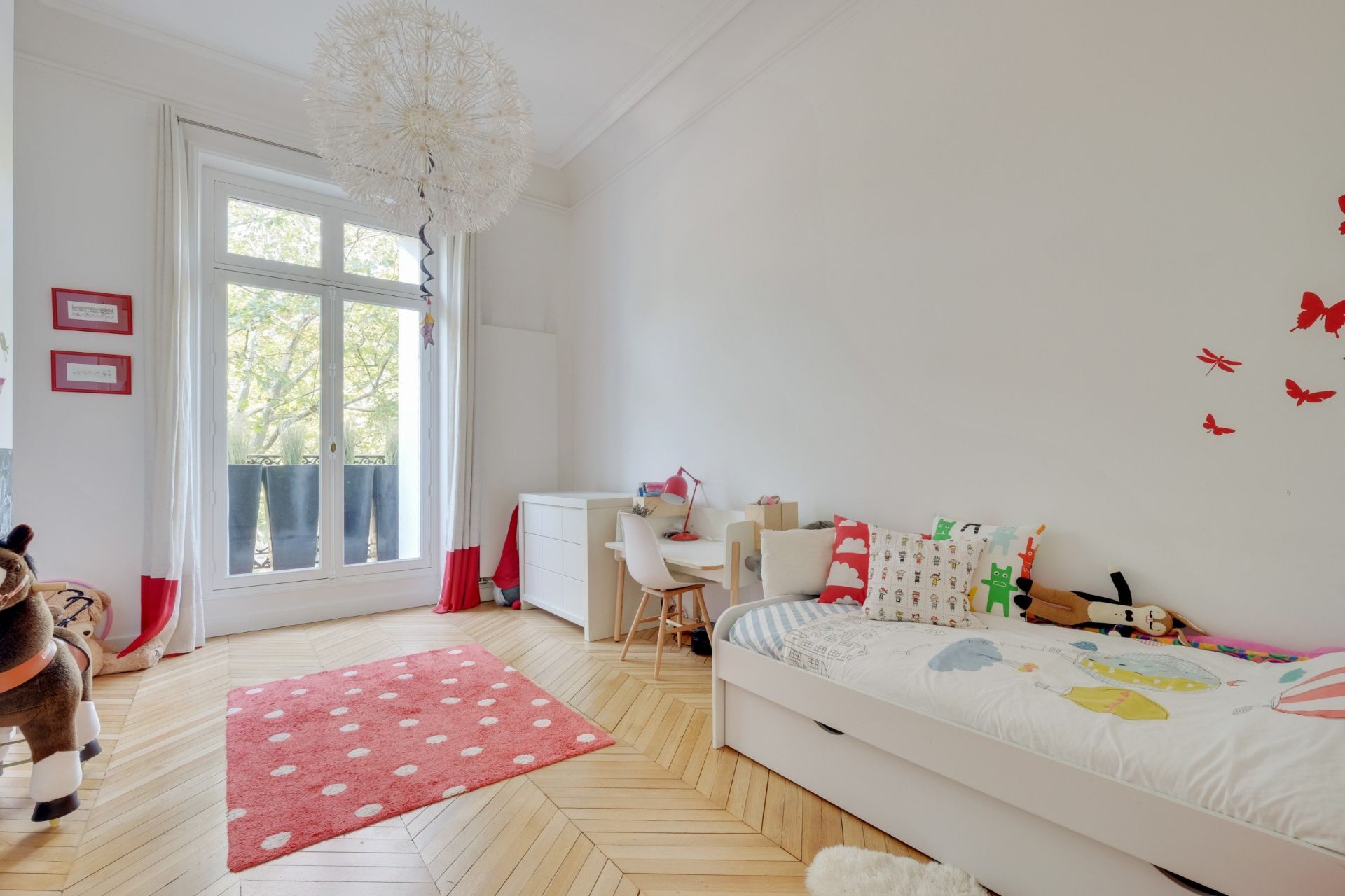 luxury apartment 8 Rooms for sale on PARIS (75016)