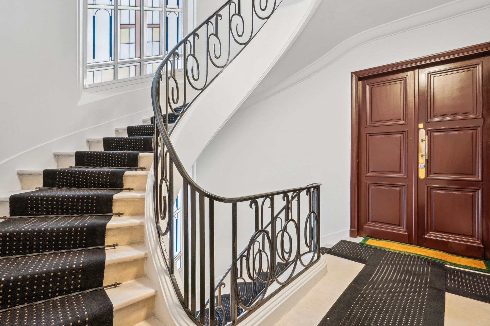 luxury apartment 5 Rooms for sale on NEUILLY SUR SEINE (92200)