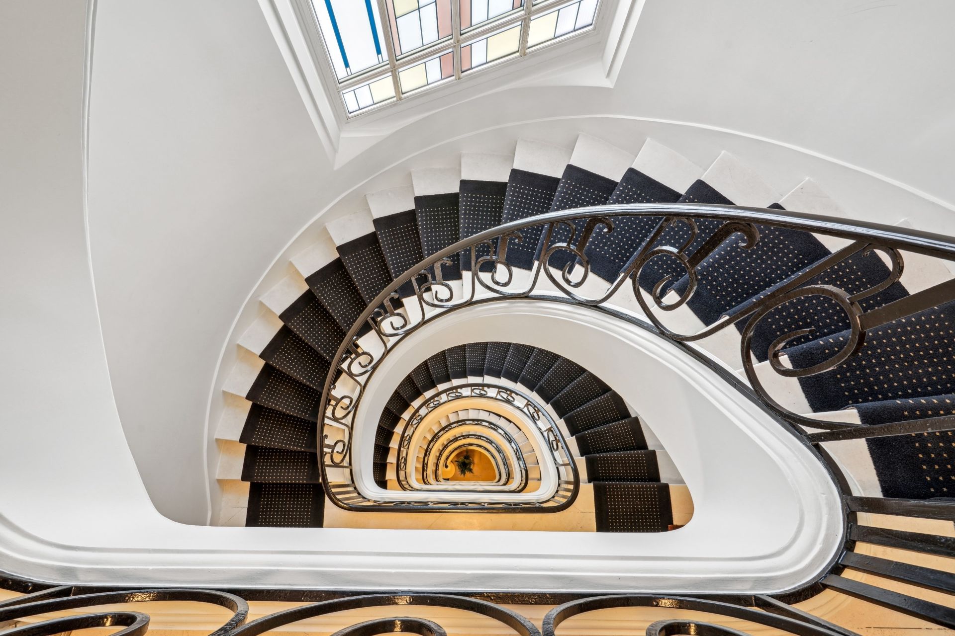 luxury apartment 5 Rooms for sale on NEUILLY SUR SEINE (92200)