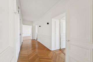 luxury apartment 6 Rooms for sale on PARIS (75008)