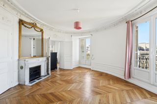 luxury apartment 6 Rooms for sale on PARIS (75008)