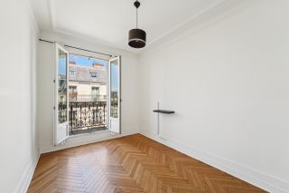 luxury apartment 6 Rooms for sale on PARIS (75008)