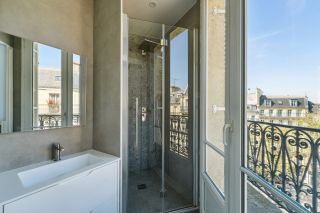 luxury apartment 6 Rooms for sale on PARIS (75008)