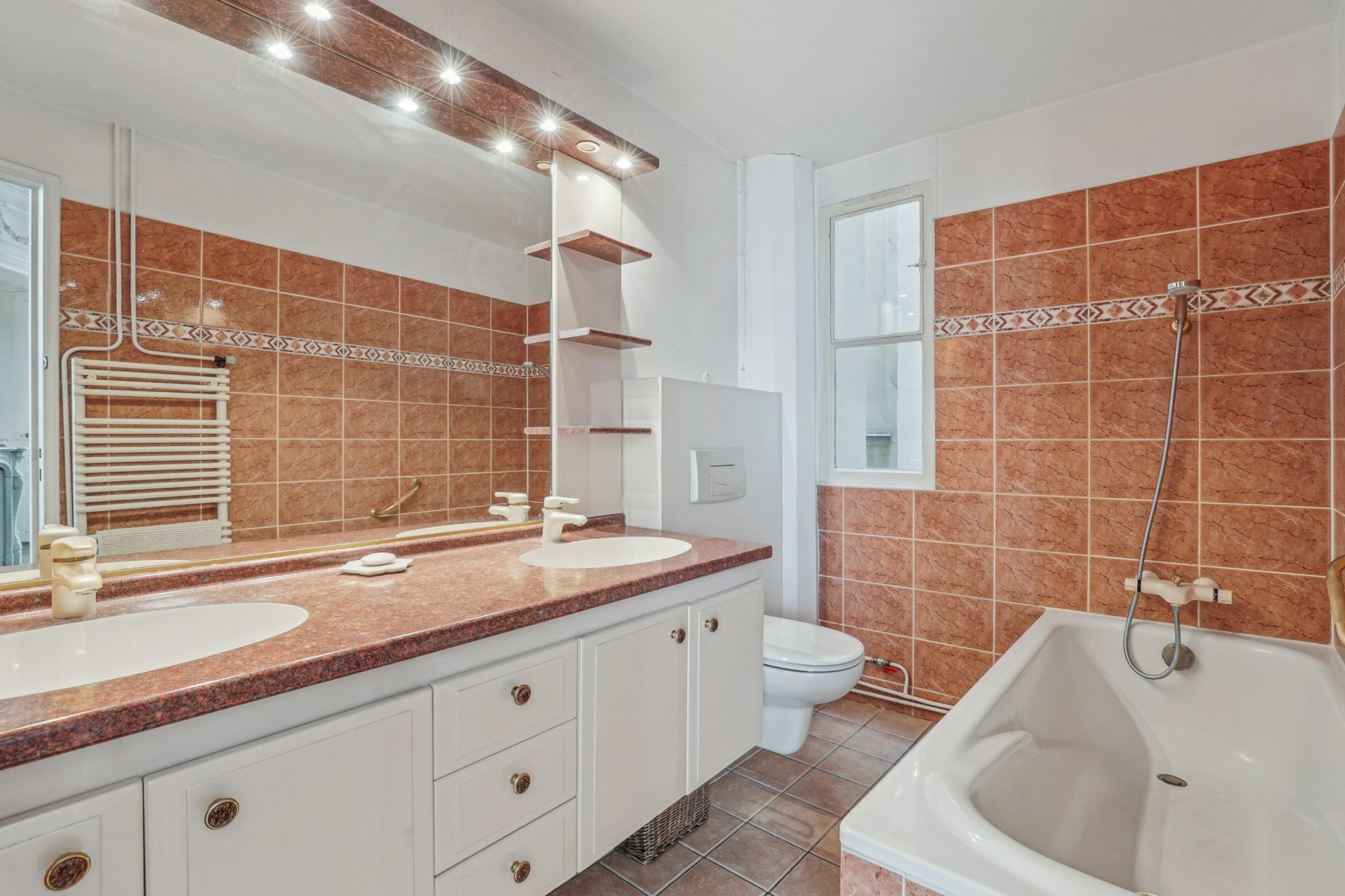 luxury apartment 4 Rooms for sale on PARIS (75008)