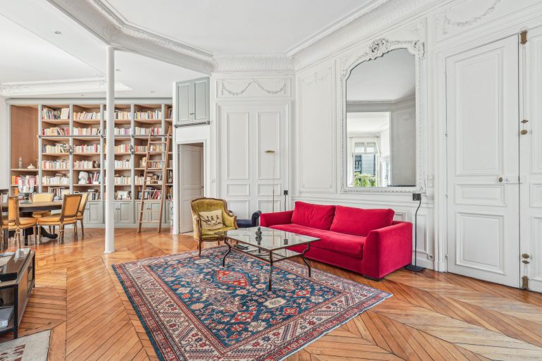 luxury apartment 4 Rooms for sale on PARIS (75008)