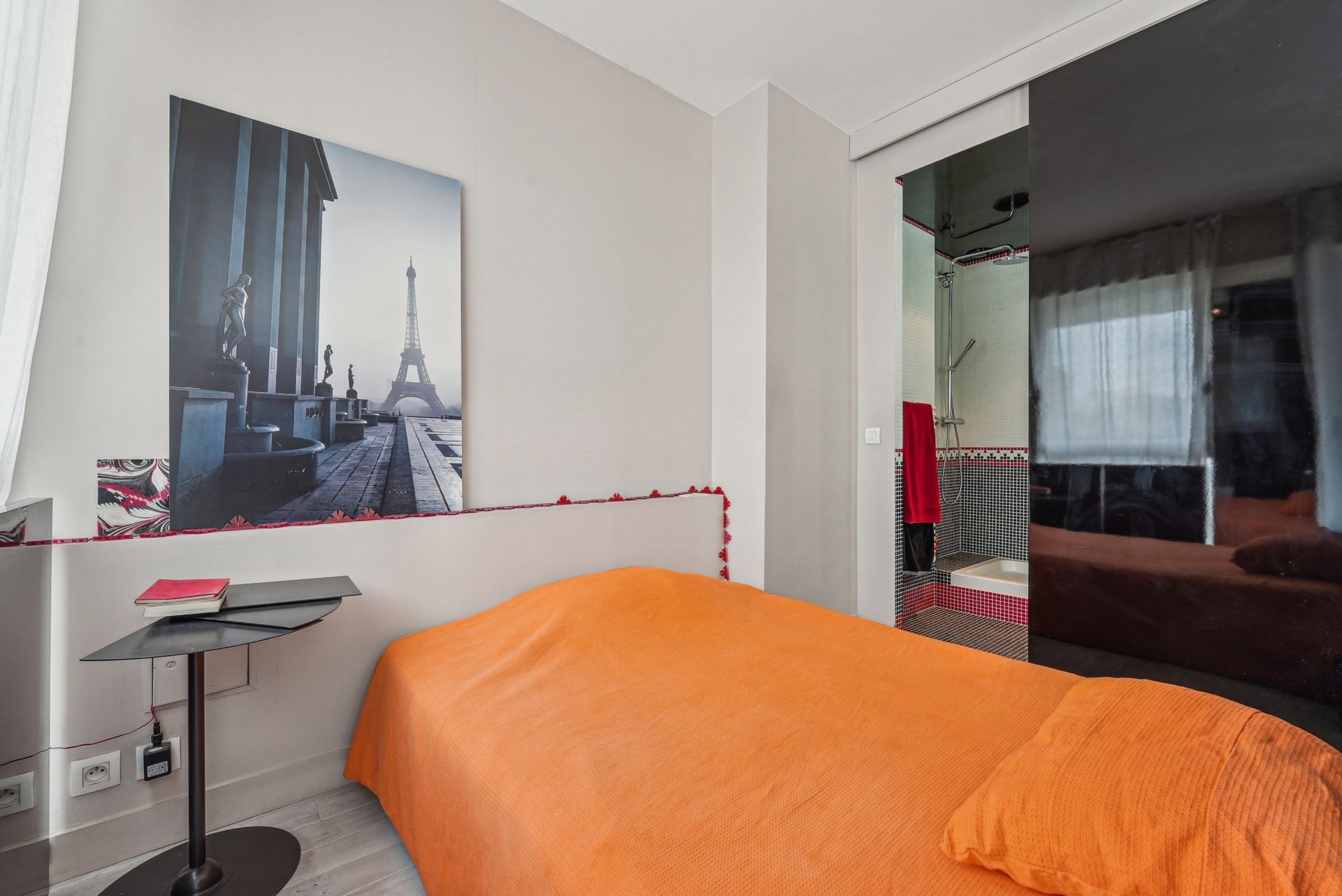 luxury apartment 1 room for sale on PARIS (75116)