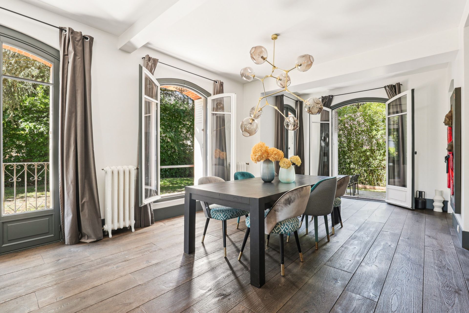 luxury house 8 Rooms for sale on VAUCRESSON (92420)