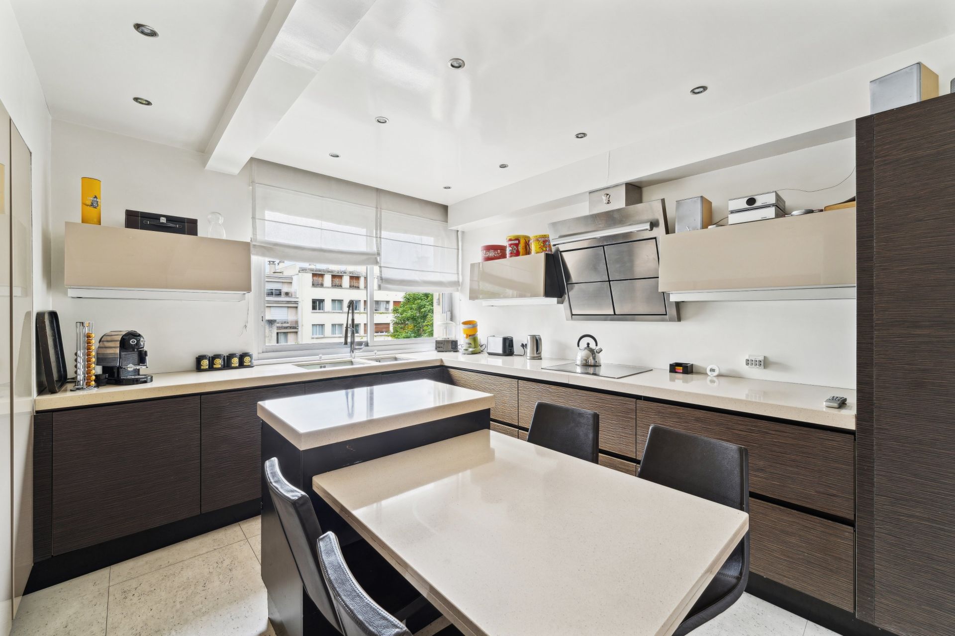 luxury apartment 7 Rooms for sale on NEUILLY SUR SEINE (92200)