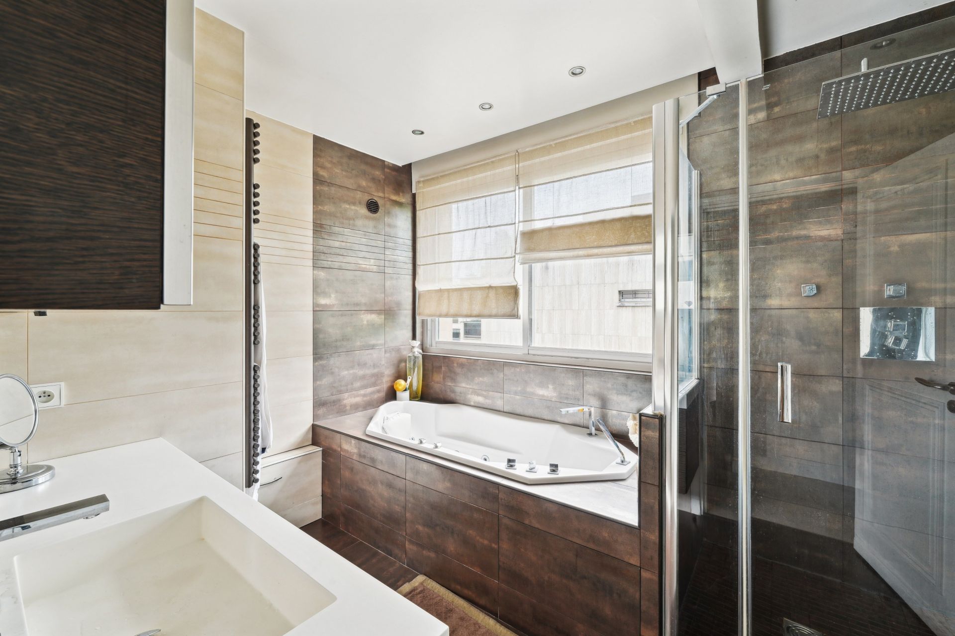 luxury apartment 7 Rooms for sale on NEUILLY SUR SEINE (92200)