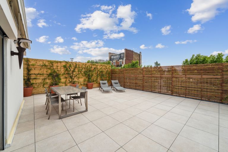 luxury apartment 7 Rooms for sale on NEUILLY SUR SEINE (92200)