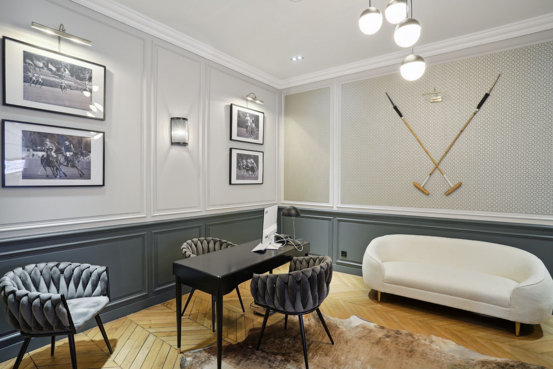 activity premises for sale on PARIS (75116)