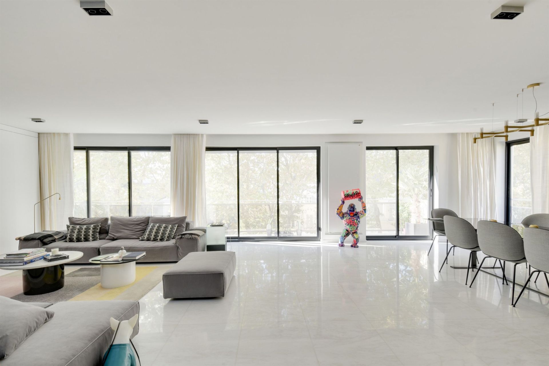 luxury apartment 6 Rooms for sale on NEUILLY SUR SEINE (92200)