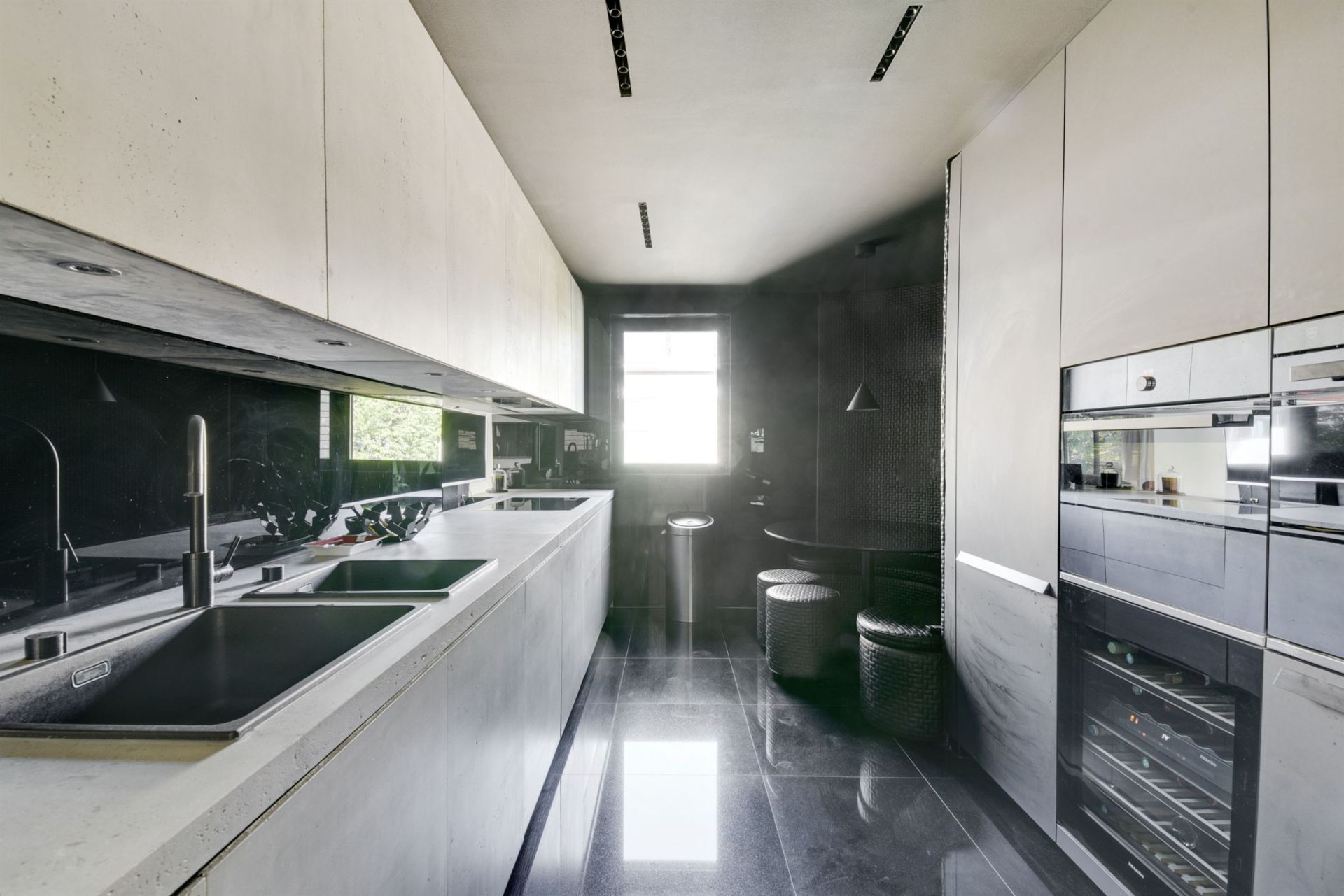 luxury apartment 6 Rooms for sale on NEUILLY SUR SEINE (92200)