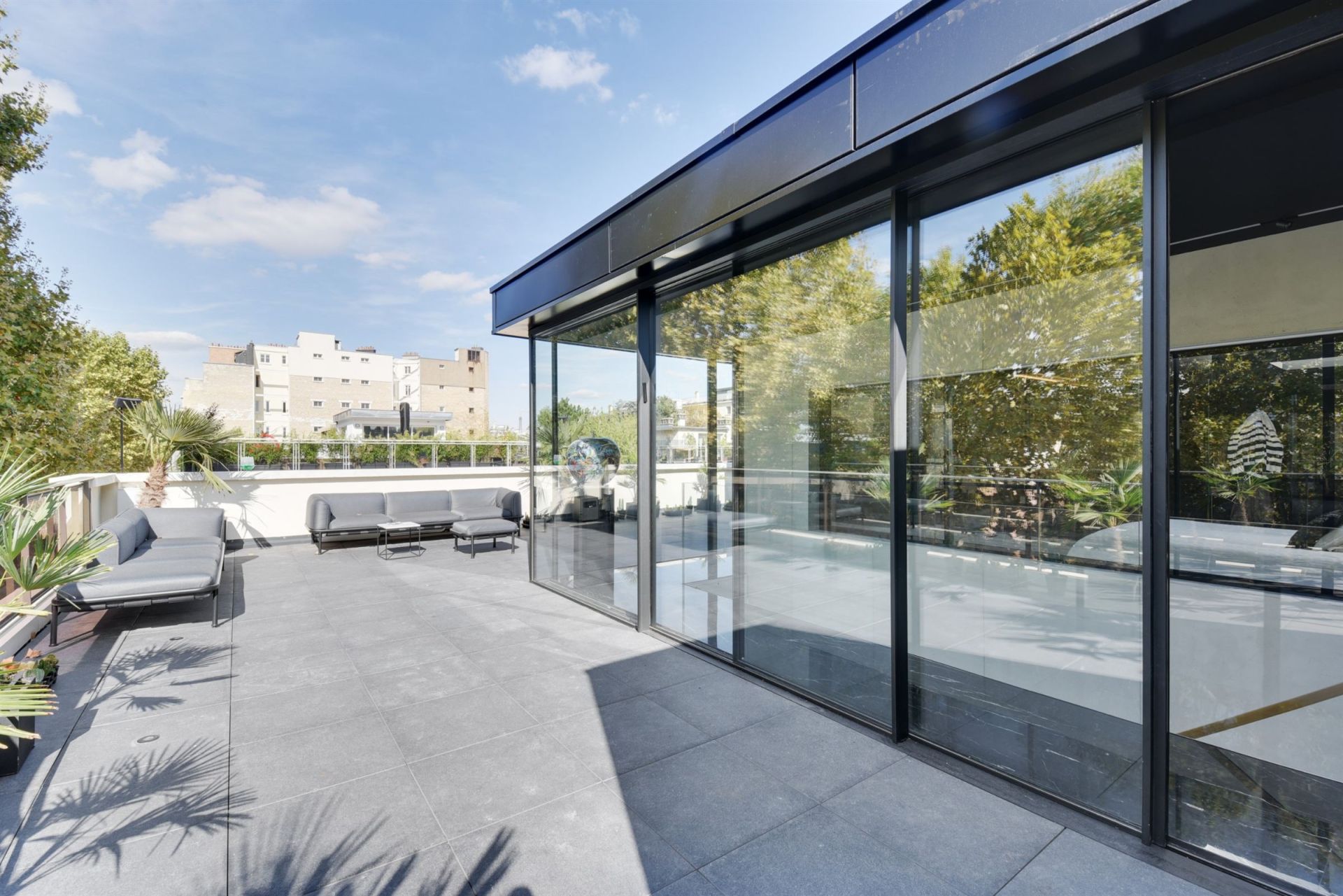 luxury apartment 6 Rooms for sale on NEUILLY SUR SEINE (92200)