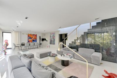 luxury apartment 6 Rooms for sale on NEUILLY SUR SEINE (92200) Sale Luxury apartment Neuilly-sur-Seine 6 Rooms 176.18 m²