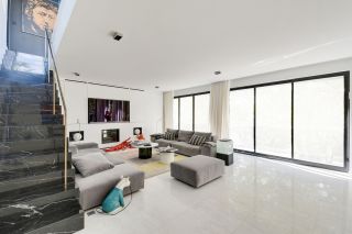 luxury apartment 6 Rooms for sale on NEUILLY SUR SEINE (92200)