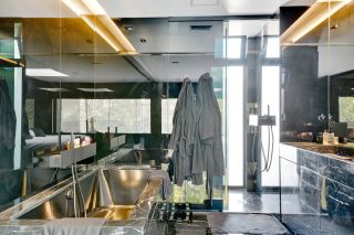 luxury apartment 6 Rooms for sale on NEUILLY SUR SEINE (92200)