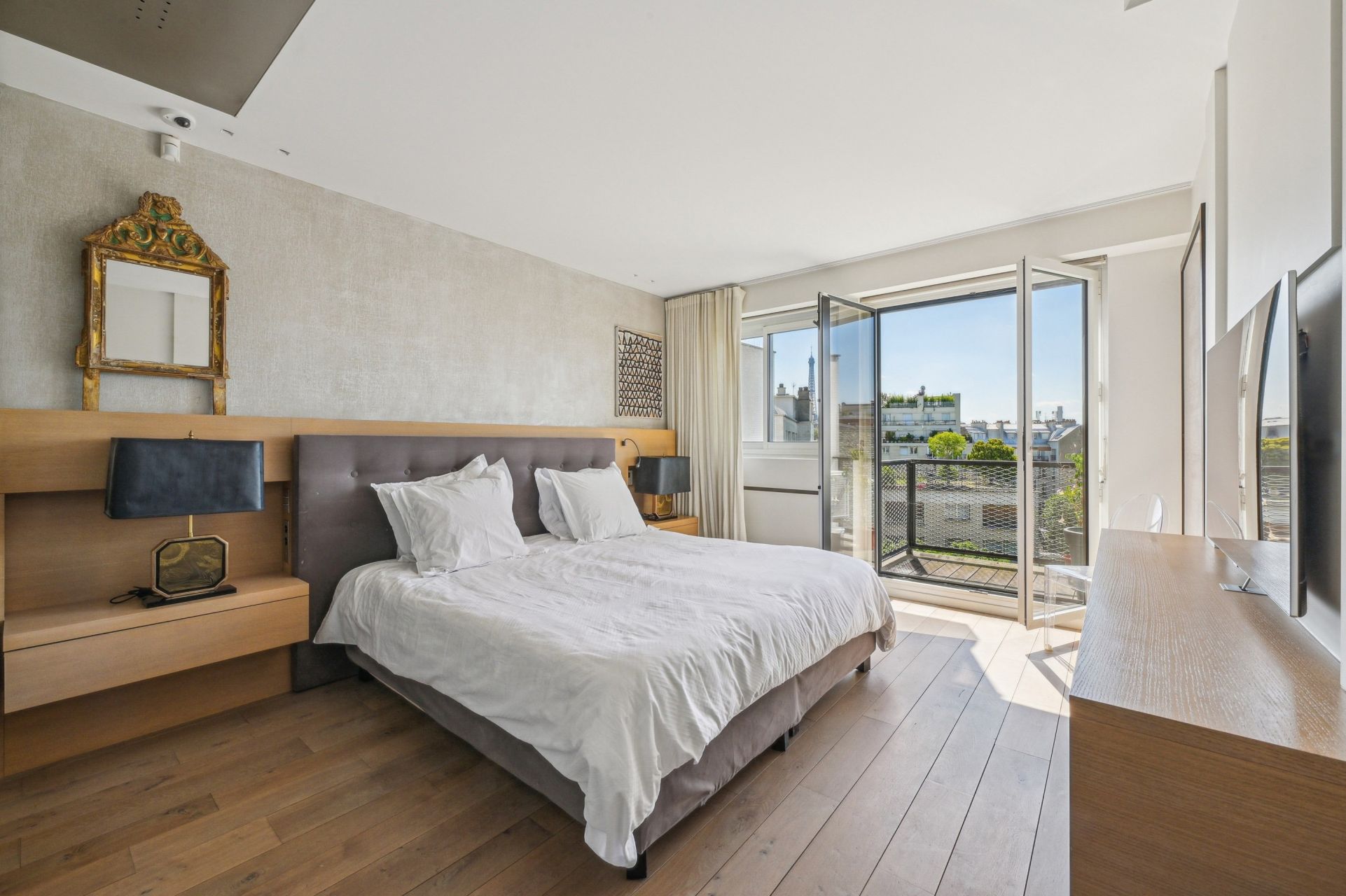 luxury apartment 3 Rooms for sale on PARIS (75016)