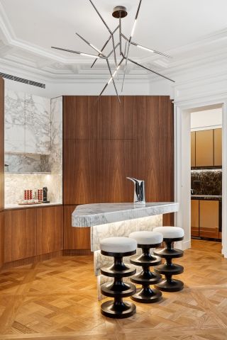 luxury apartment 5 Rooms for sale on PARIS (75008)