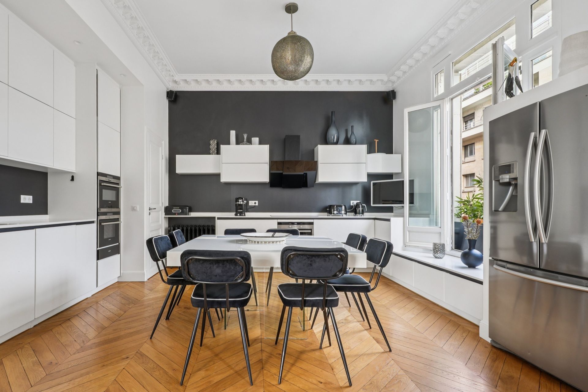 luxury apartment 7 Rooms for sale on PARIS (75016)
