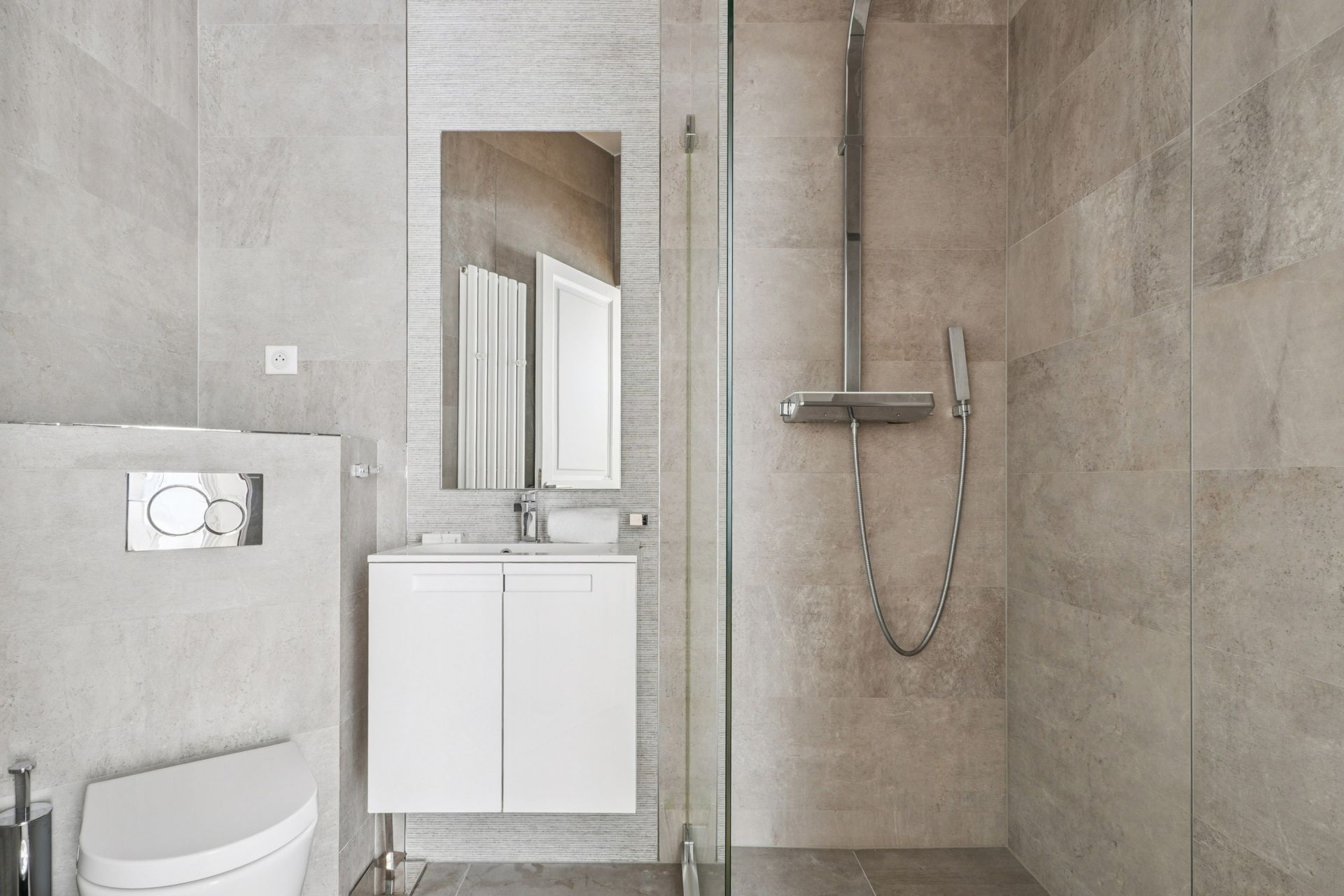 luxury apartment 7 Rooms for sale on PARIS (75016)