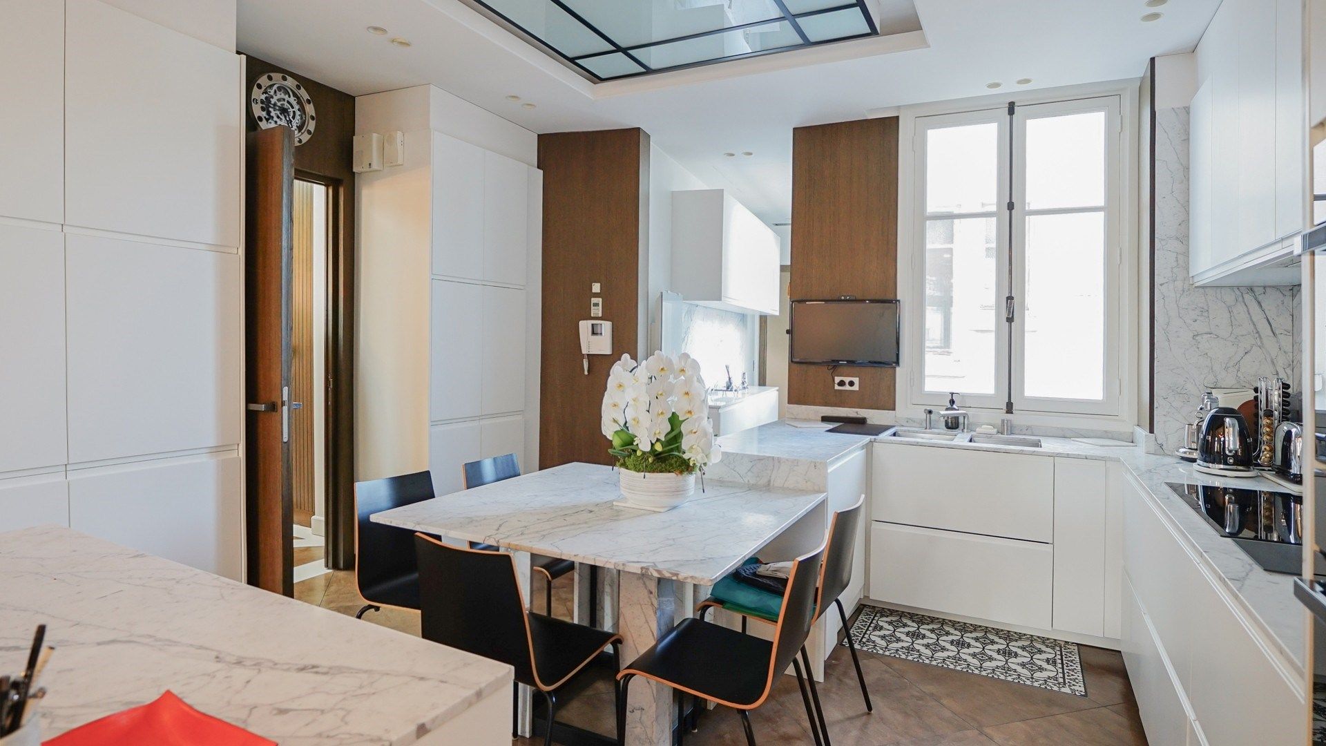 luxury apartment 7 Rooms for sale on NEUILLY SUR SEINE (92200)