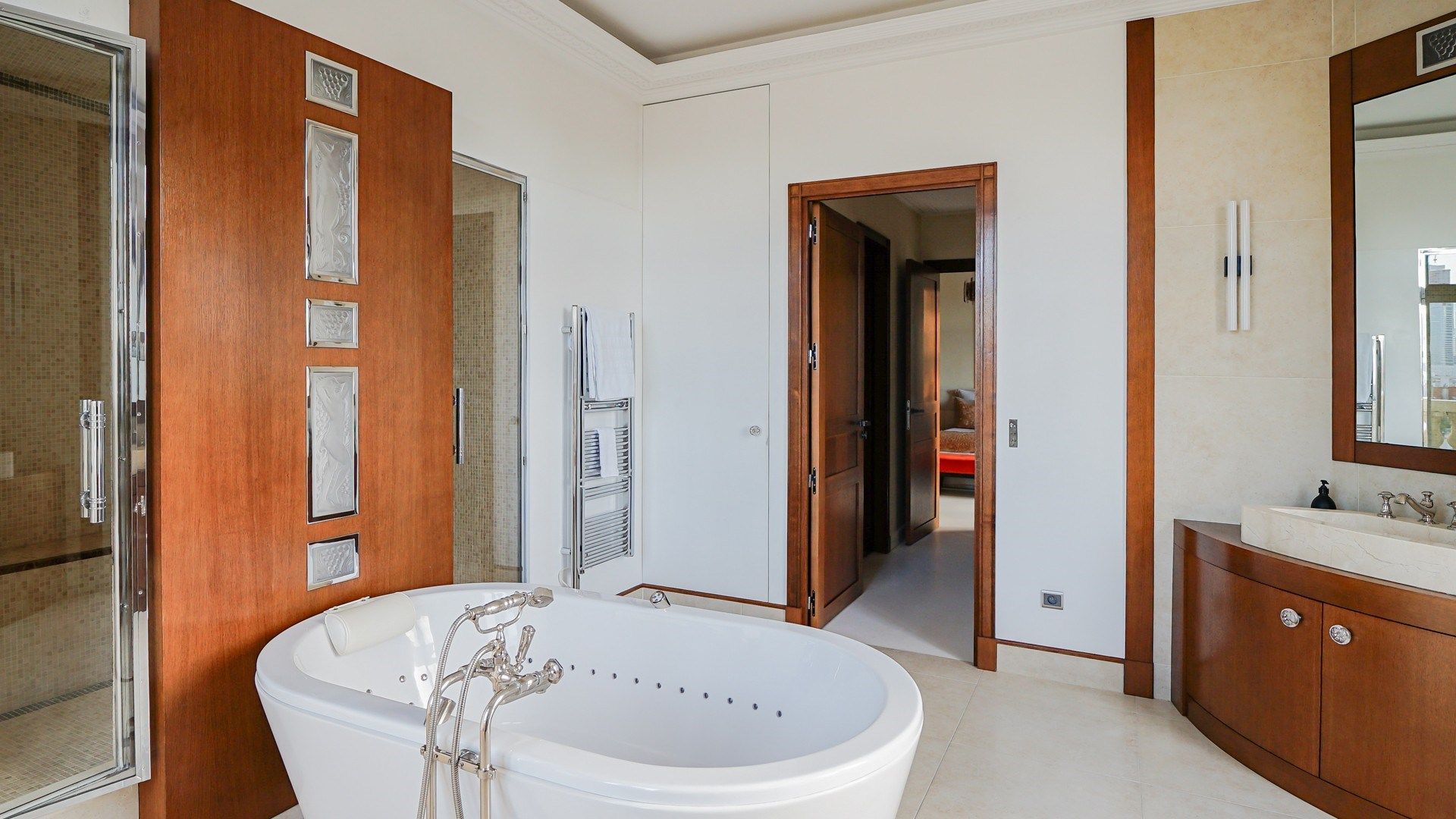 luxury apartment 7 Rooms for sale on NEUILLY SUR SEINE (92200)