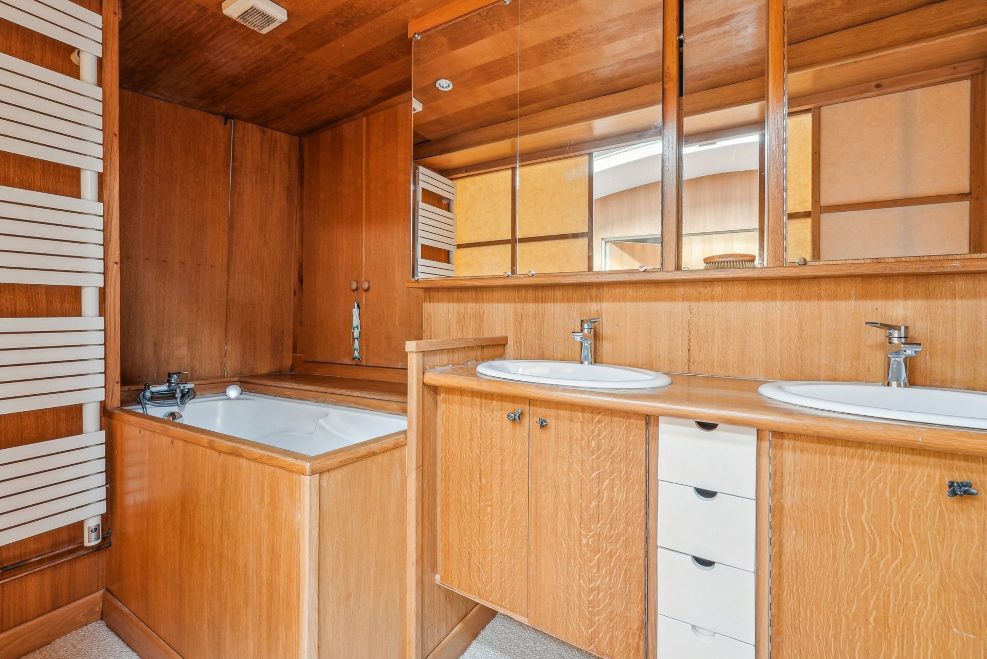 péniche de luxe 5 Pièces en vente sur PARIS (75005)