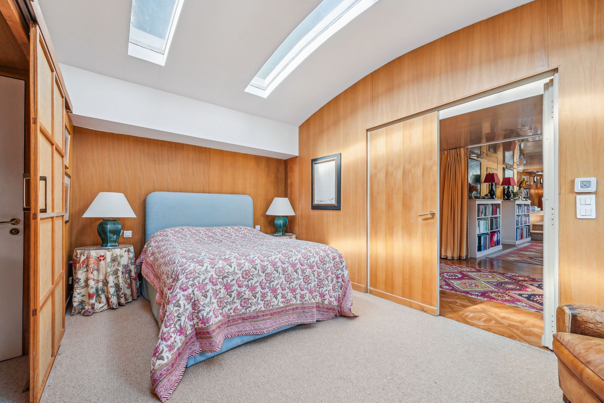 péniche de luxe 5 Pièces en vente sur PARIS (75005)