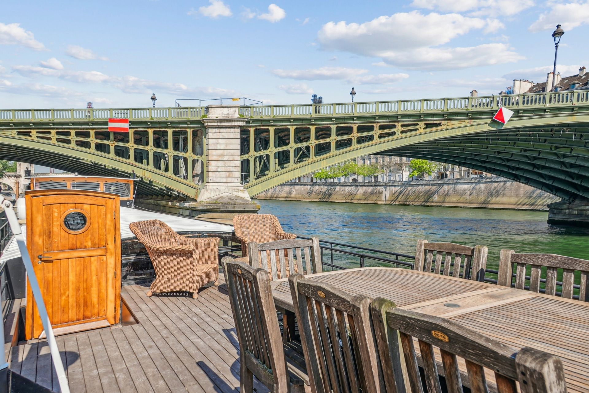 péniche de luxe 5 Pièces en vente sur PARIS (75005)
