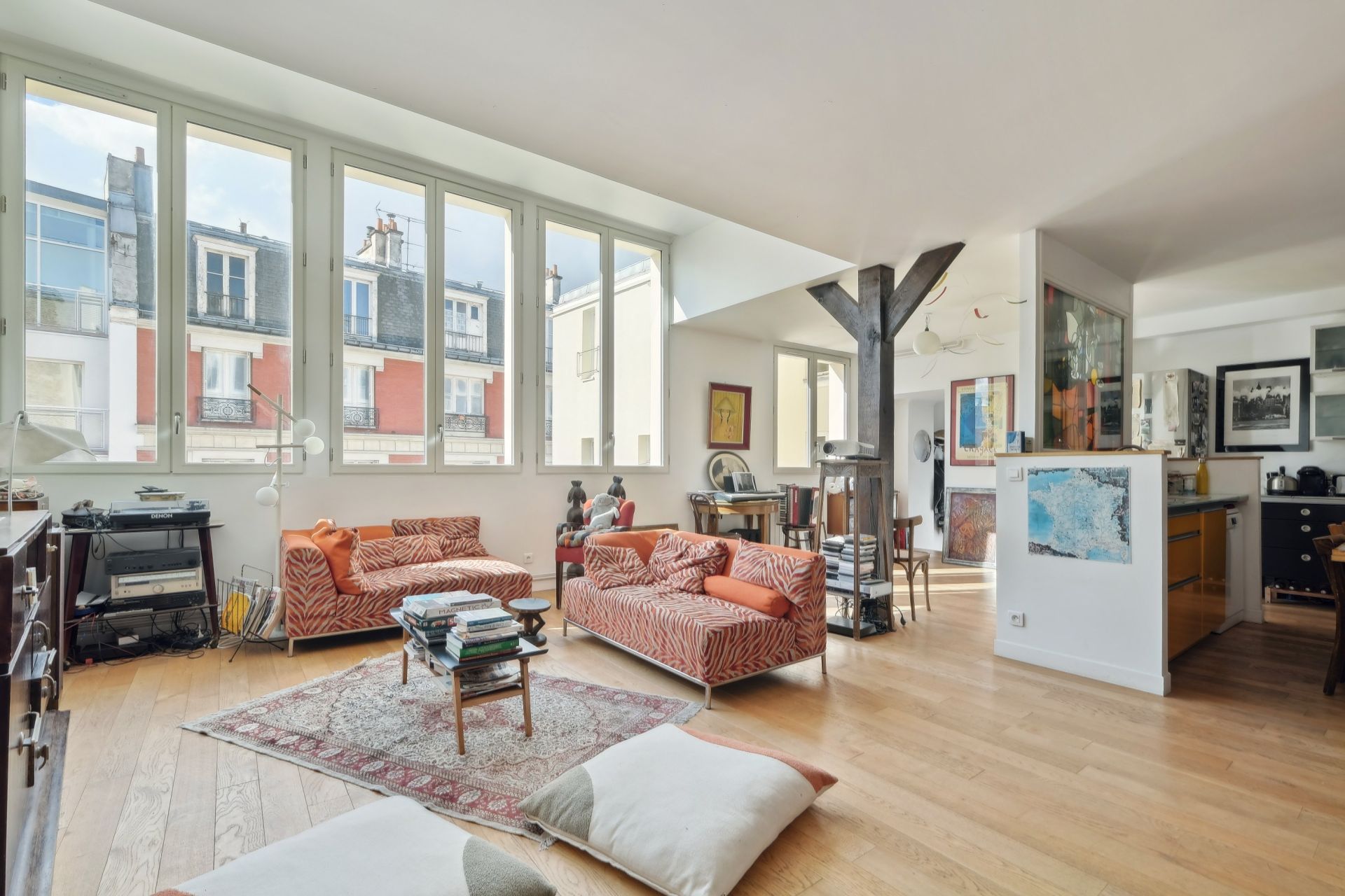 triplex 5 Rooms for sale on PARIS (75011)