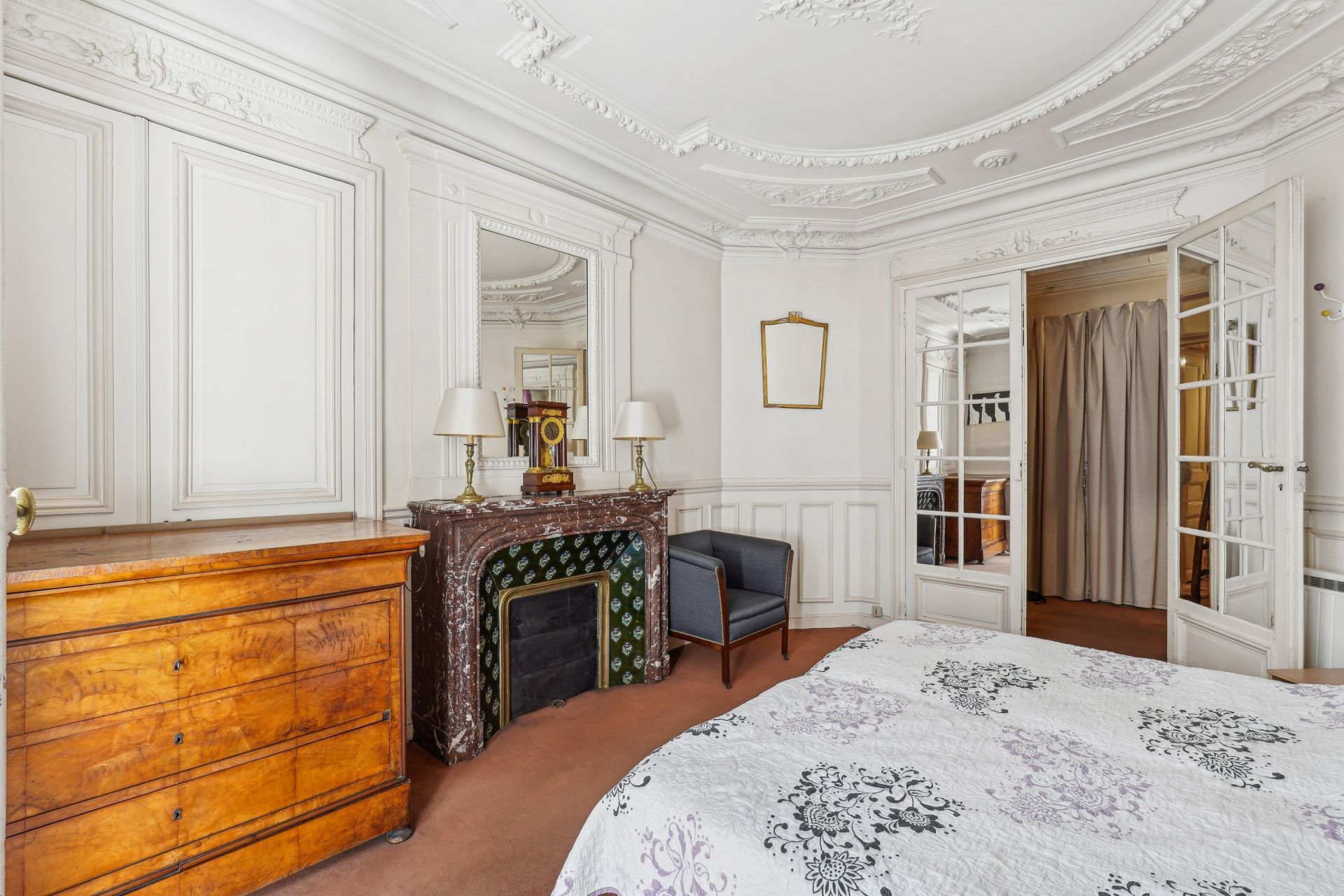 luxury apartment 5 Rooms for sale on PARIS (75016)